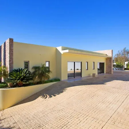 Flh Lagoa Modern House With Pool بيت للعطل